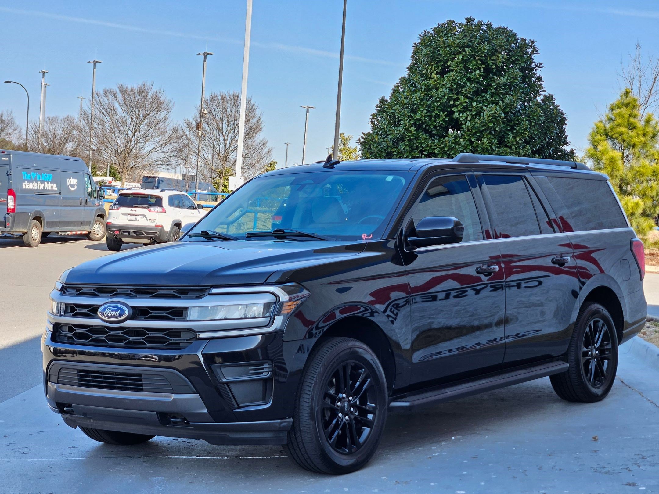 Used 2022 Ford Expedition Max XLT image 3