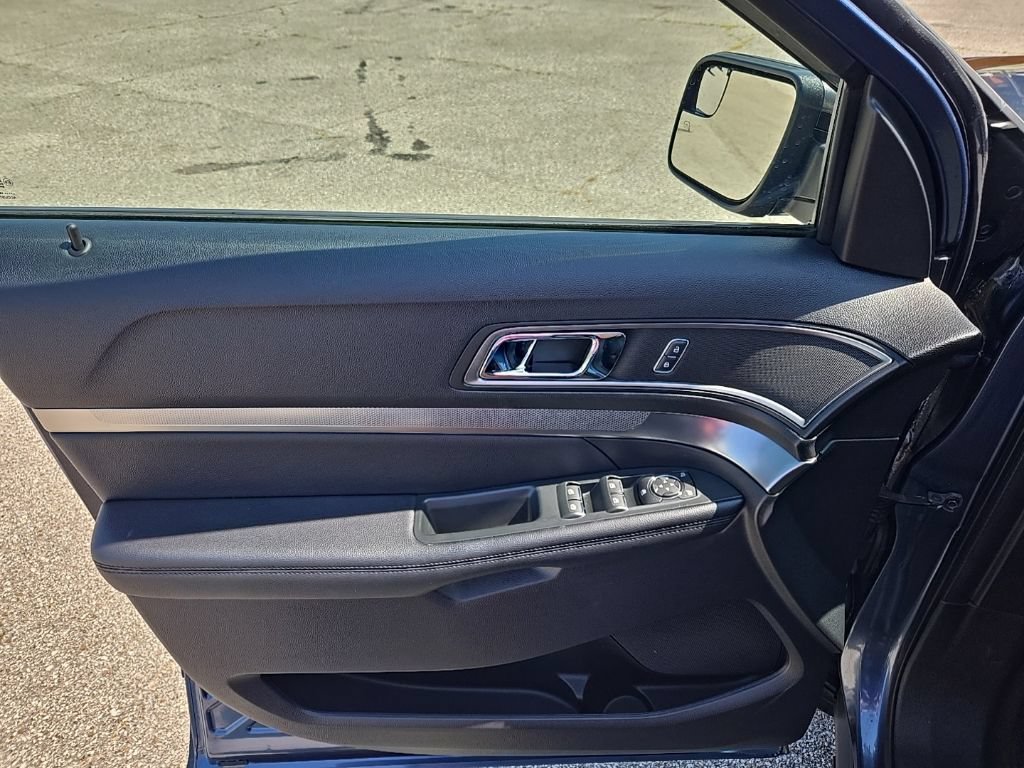 Used 2019 Ford Explorer XLT FWD image 16