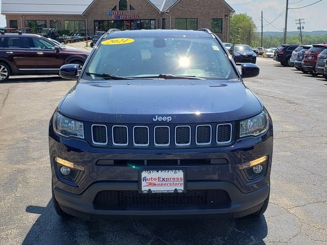 Used 2021 Jeep Compass Latitude w/ Convenience Group AWD/4WD image 2