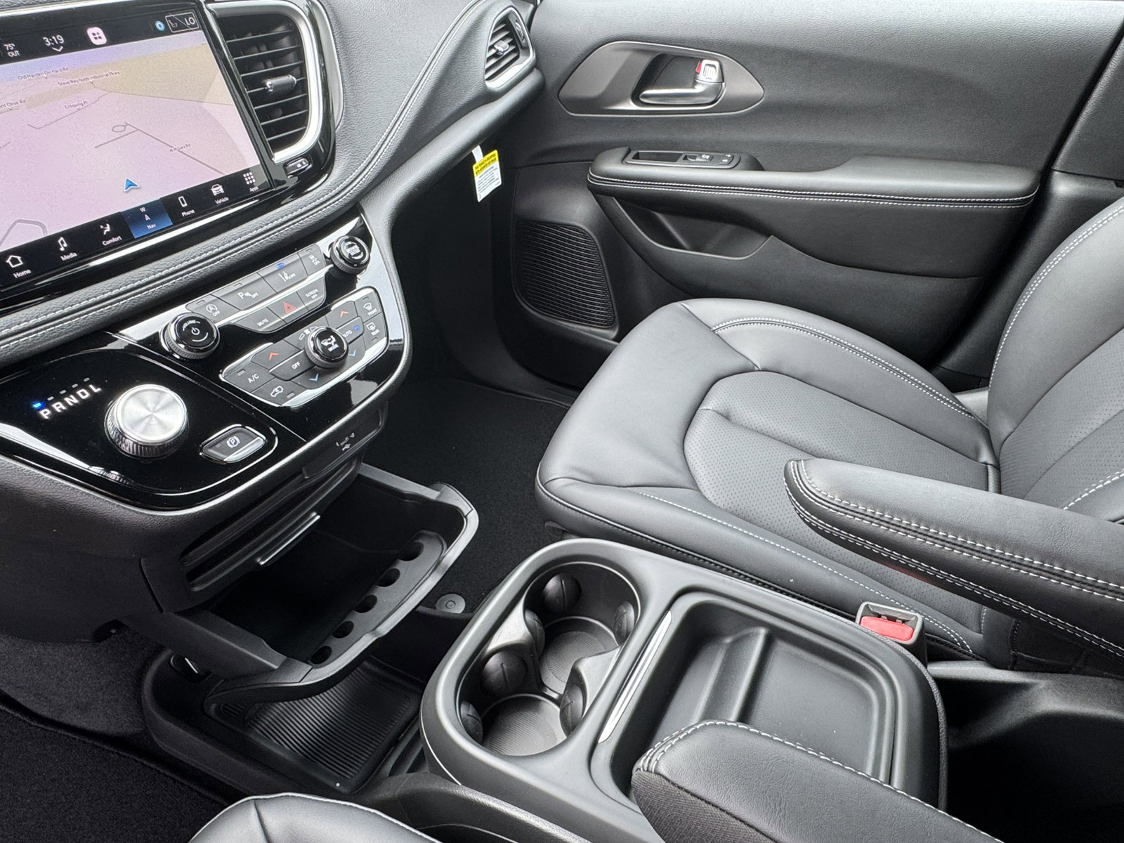 New 2027 Chrysler Pacifica Select FWD image 31