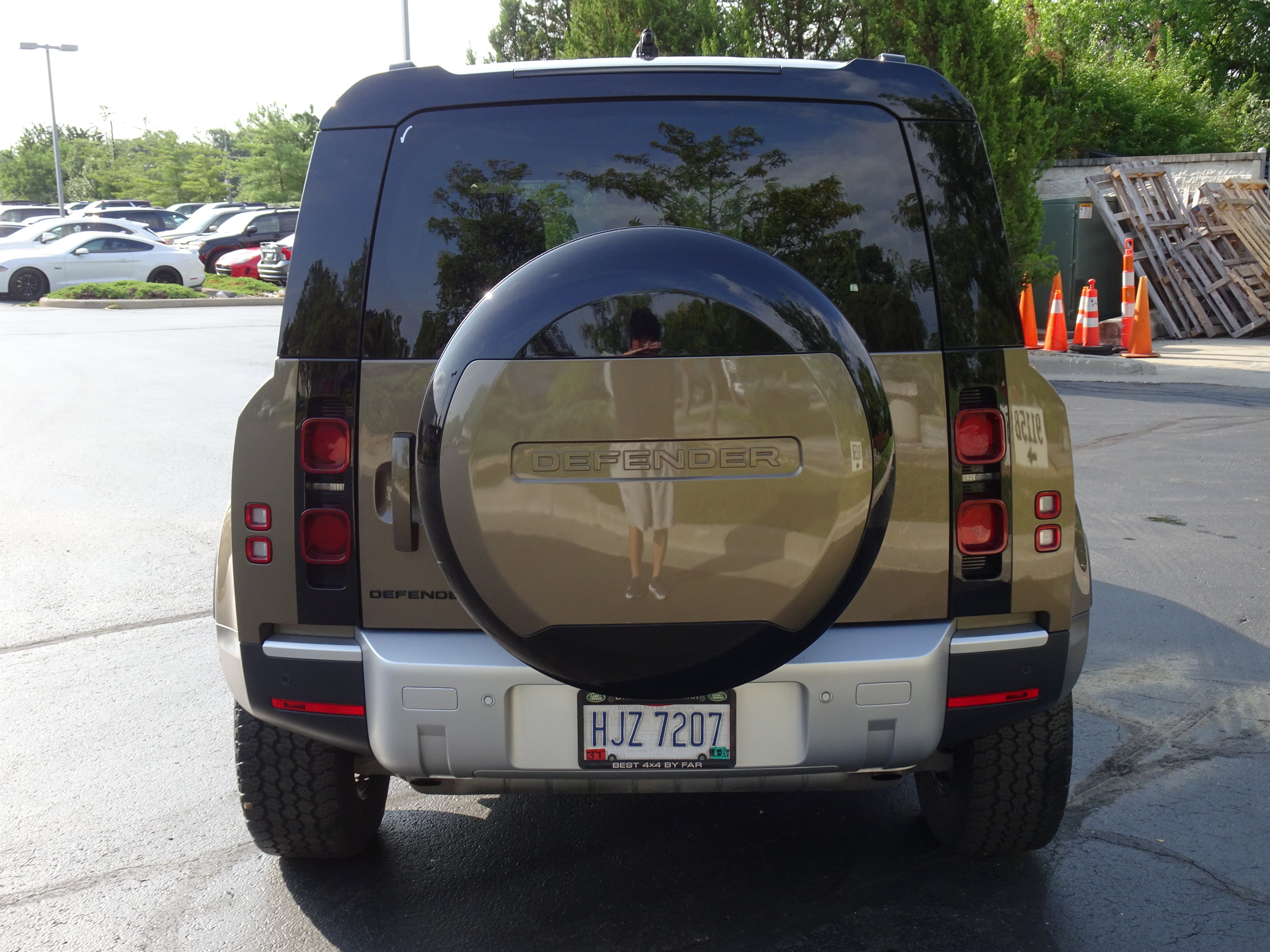 Certified 2024 Land Rover Defender 110 S AWD/4WD image 9