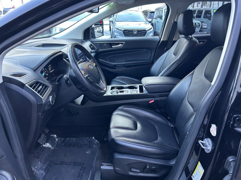 Used 2022 Ford Edge Titanium image 16