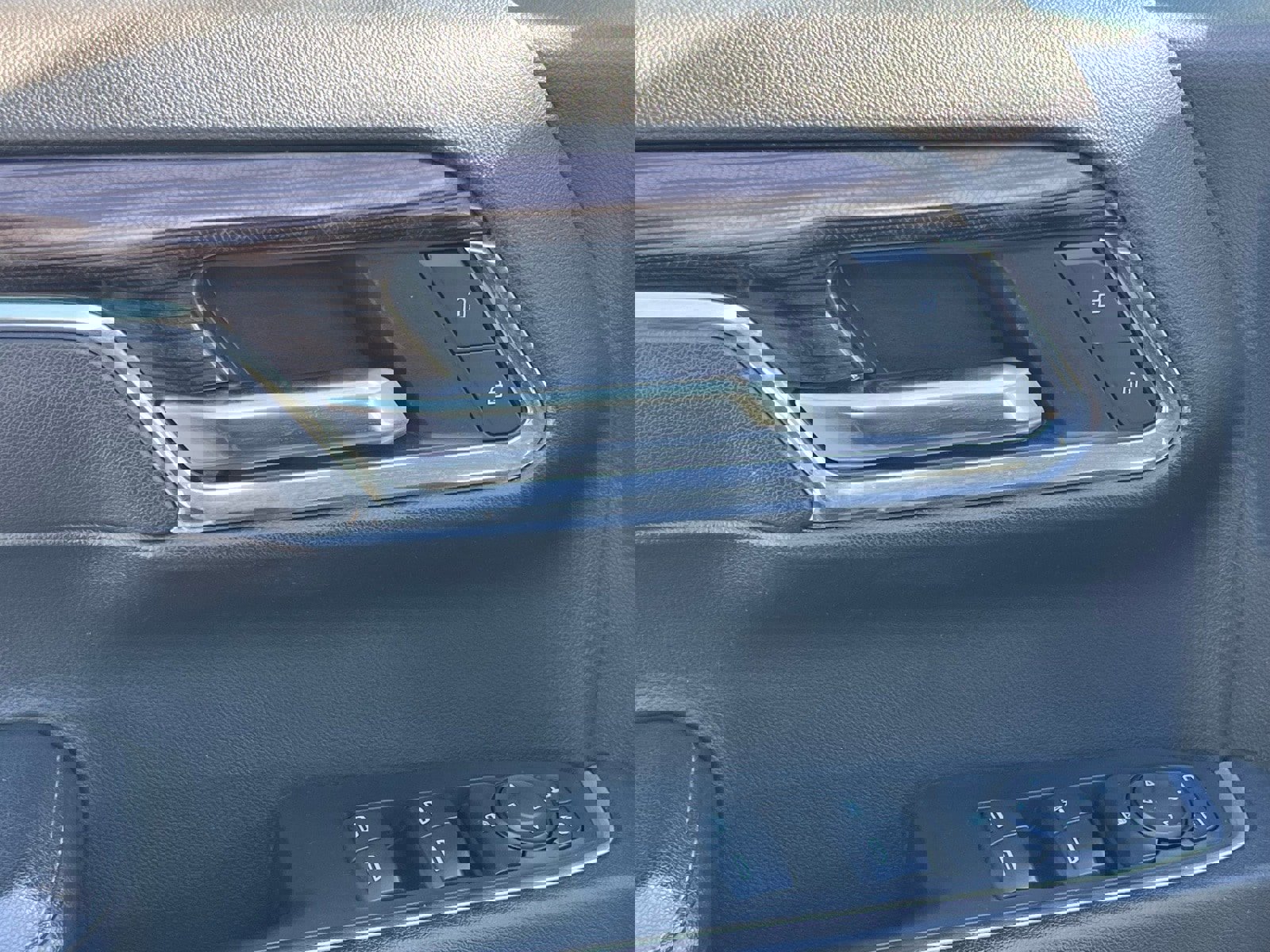 Used 2023 Chevrolet Silverado 1500 LT Trail Boss w/ Protection Package image 23