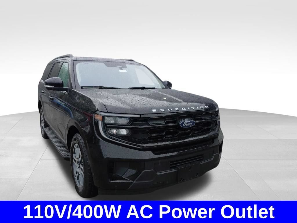 Used 2025 Ford Expedition Active AWD/4WD image 4