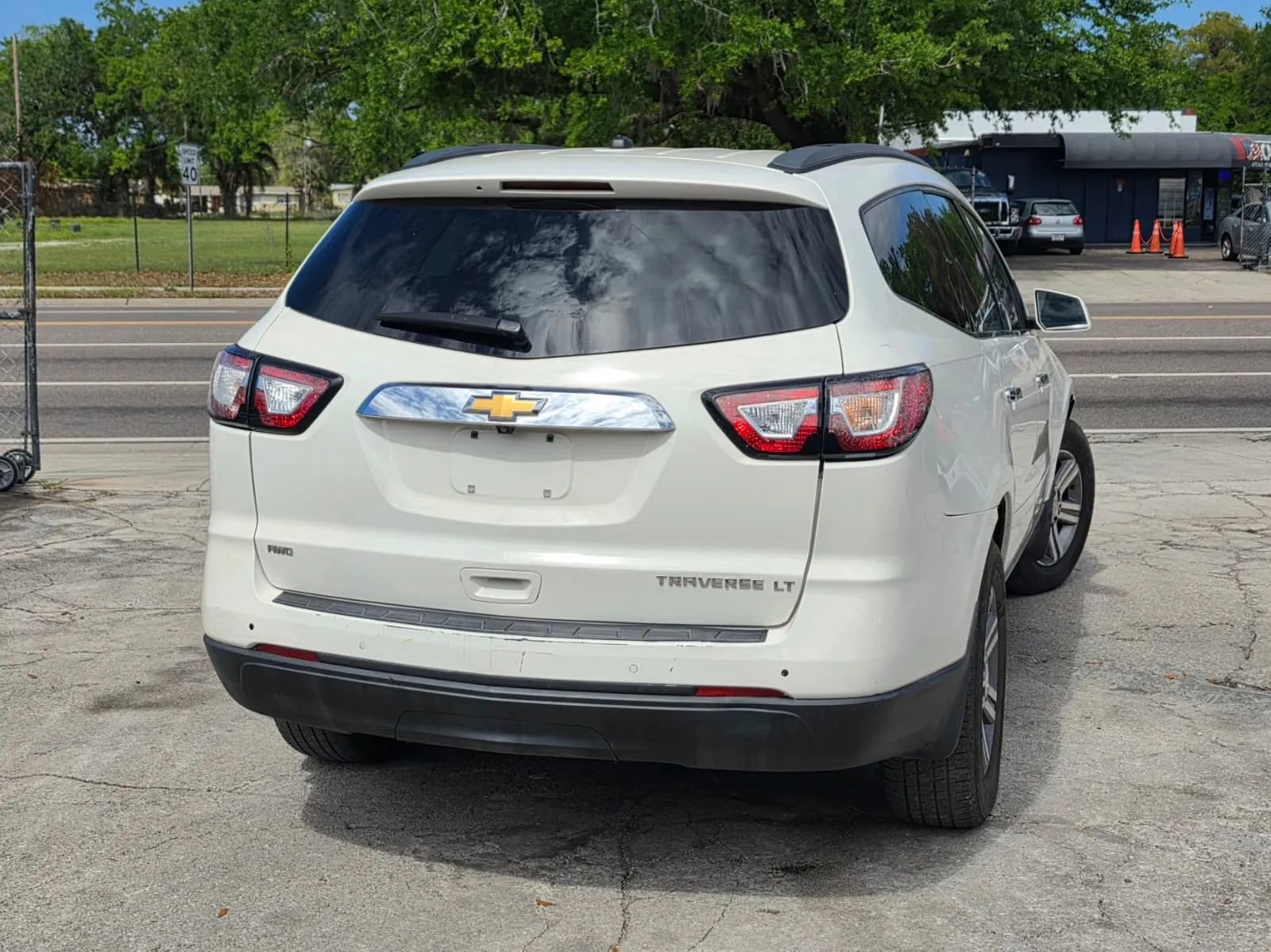 Used 2015 Chevrolet Traverse LT image 6