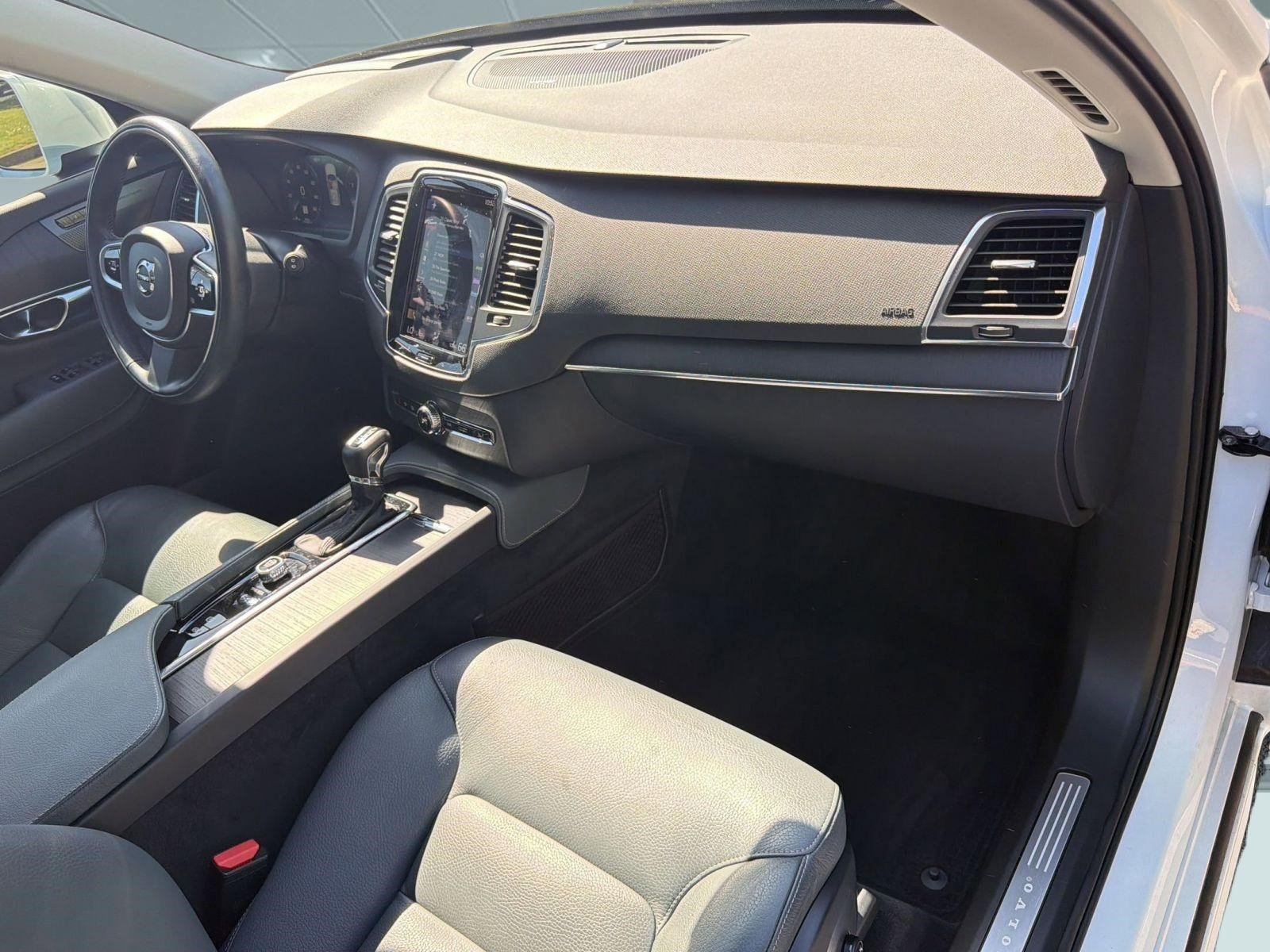 Used 2020 Volvo XC90 T6 Momentum w/ Protection Package Premier AWD/4WD image 31