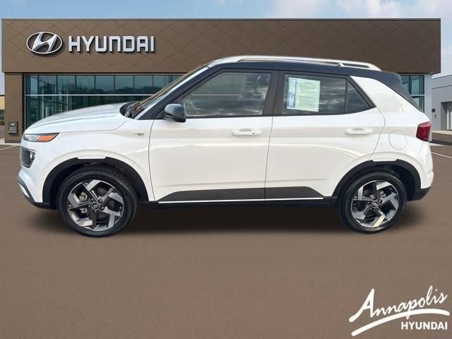Certified 2026 Hyundai Venue SEL FWD image 2