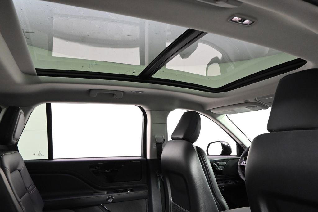 New 2026 Lincoln Aviator AWD image 17