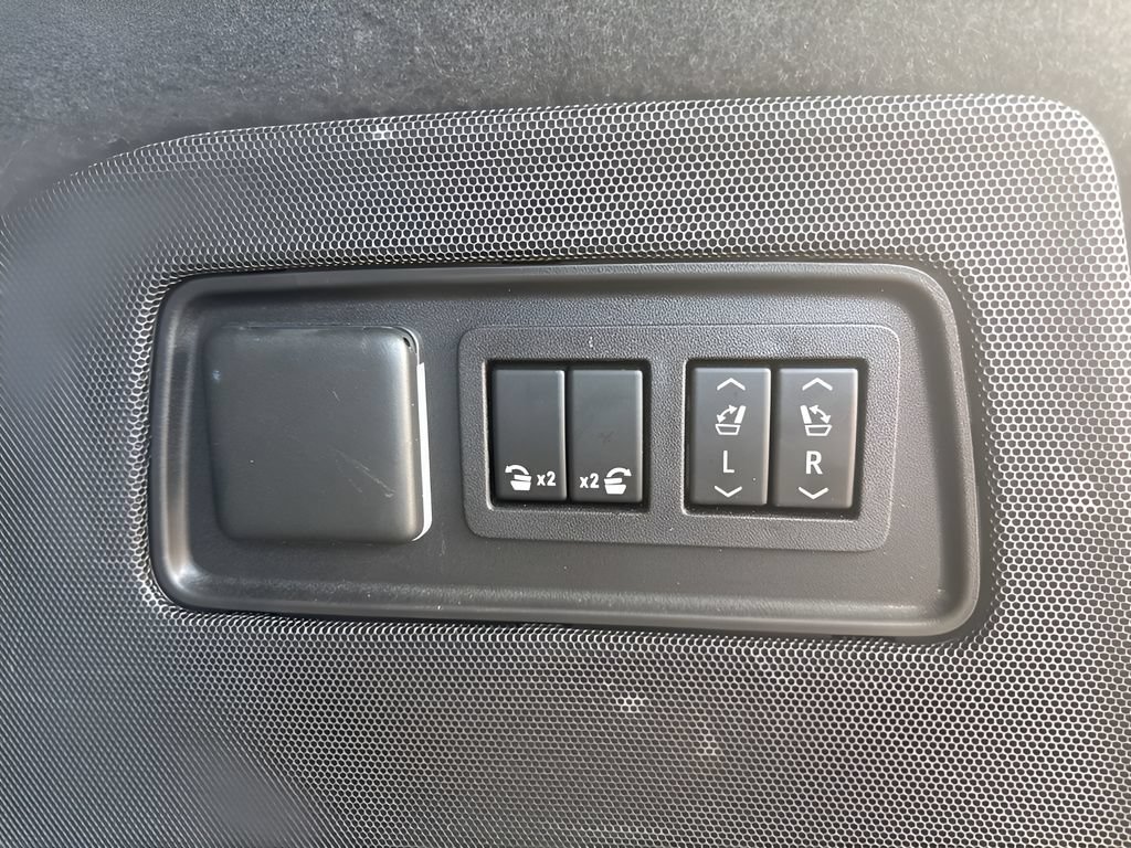 Used 2023 Cadillac Escalade Sport Platinum AWD/4WD image 42