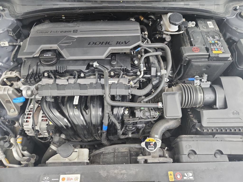 Used 2025 Hyundai Elantra SEL FWD image 39