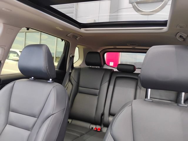 Used 2025 Nissan Rogue SL w/ Tech Package AWD/4WD image 15