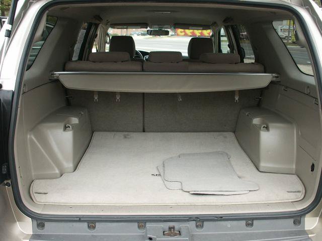 Used 2005 Toyota 4Runner SR5 AWD/4WD image 8