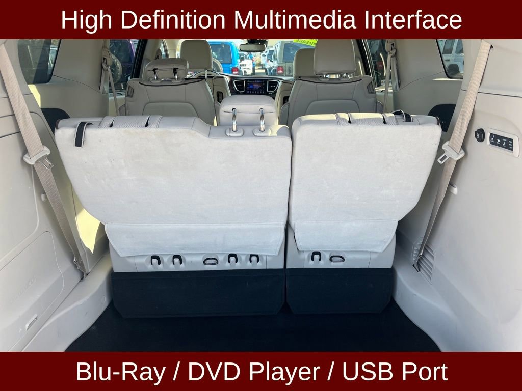 Used 2017 Chrysler Pacifica Limited w/ UConnect Theater Package image 28