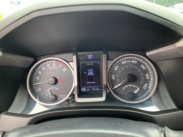Used 2017 Toyota Tacoma SR5 w/ Tow Package RWD image 30