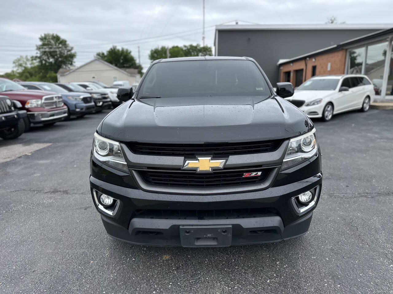 Used 2017 Chevrolet Colorado Z71 AWD/4WD image 2