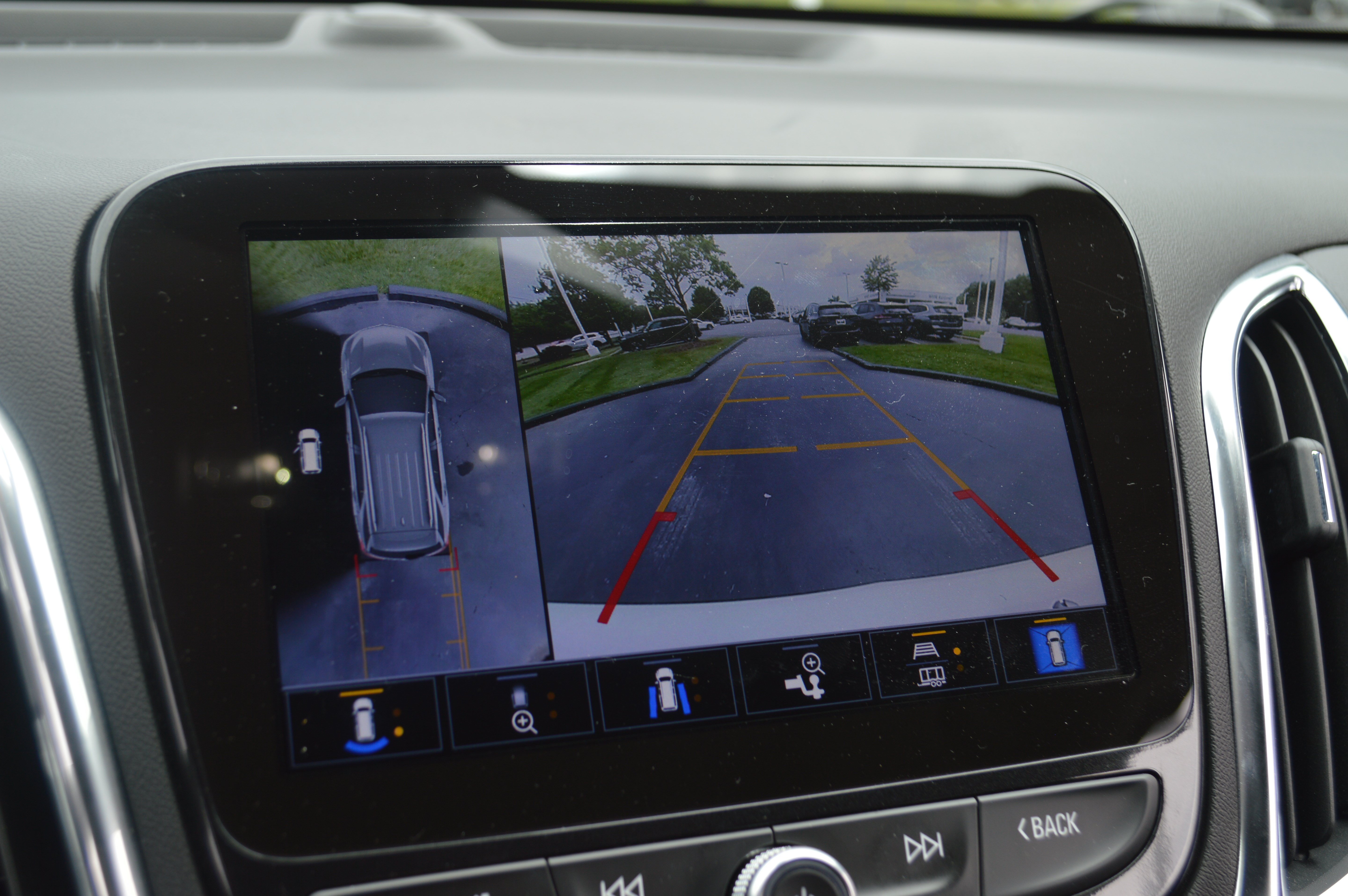 Used 2024 Chevrolet Equinox Premier AWD/4WD image 22