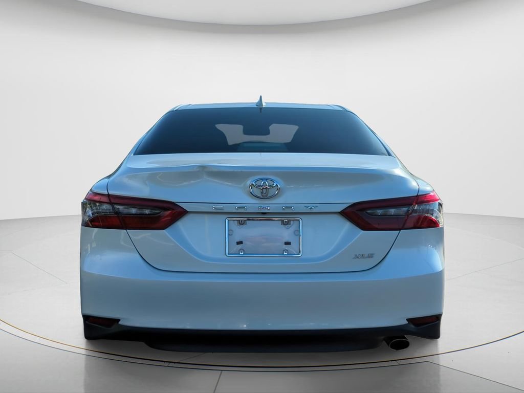 Used 2021 Toyota Camry XLE FWD image 6