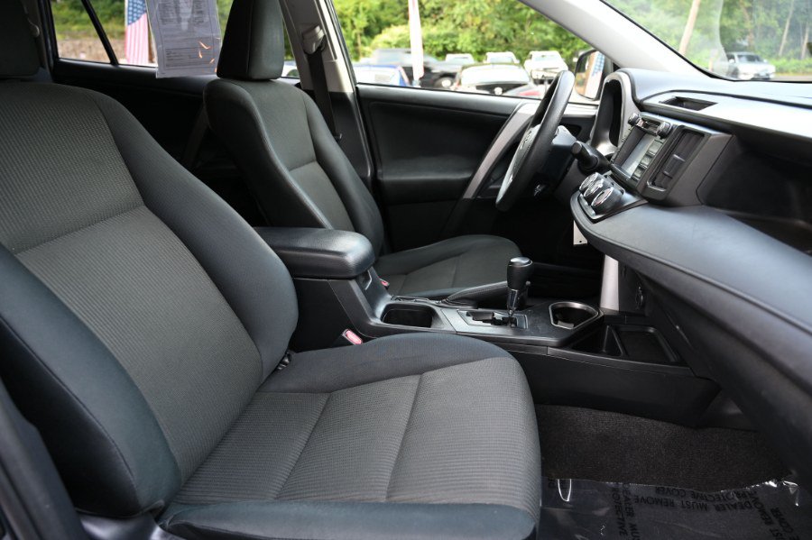 Used 2017 Toyota RAV4 LE w/ Carpet Mat Package AWD/4WD image 15