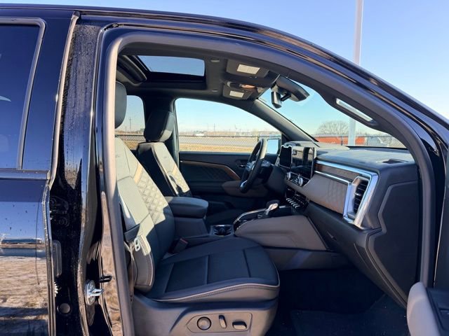 Certified 2024 GMC Canyon Denali image 11