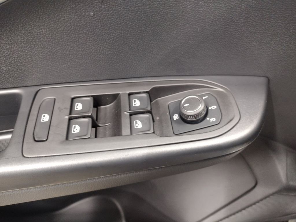 New 2025 Volkswagen Taos SE image 20