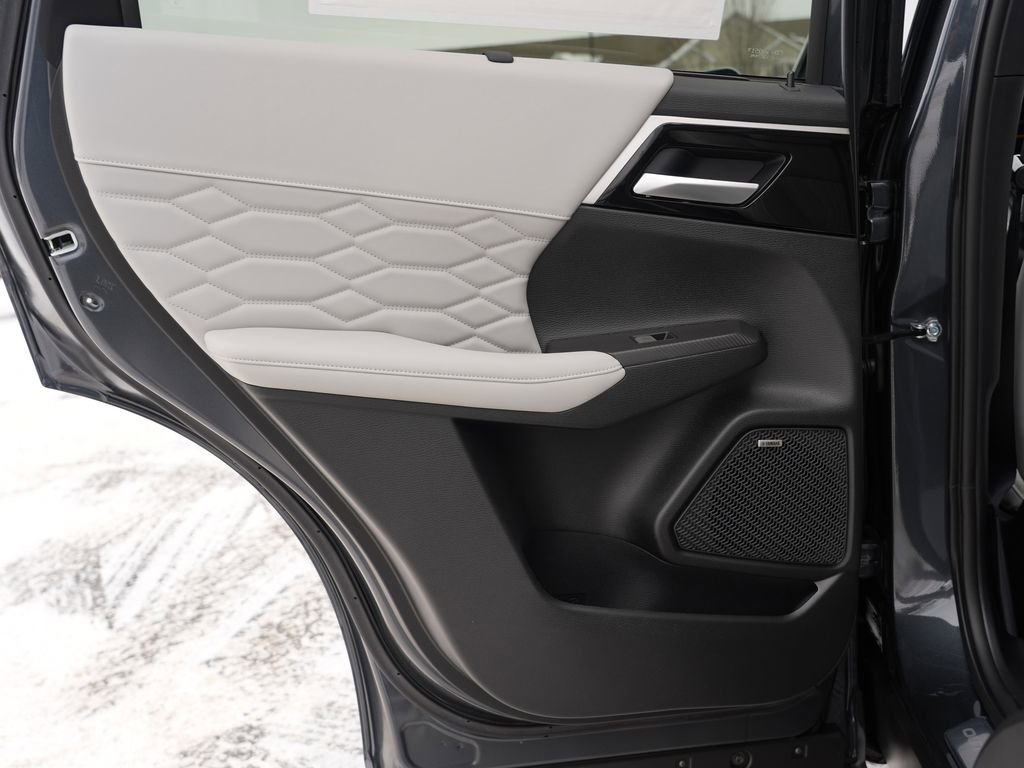 New 2026 Mitsubishi Outlander SEL image 19
