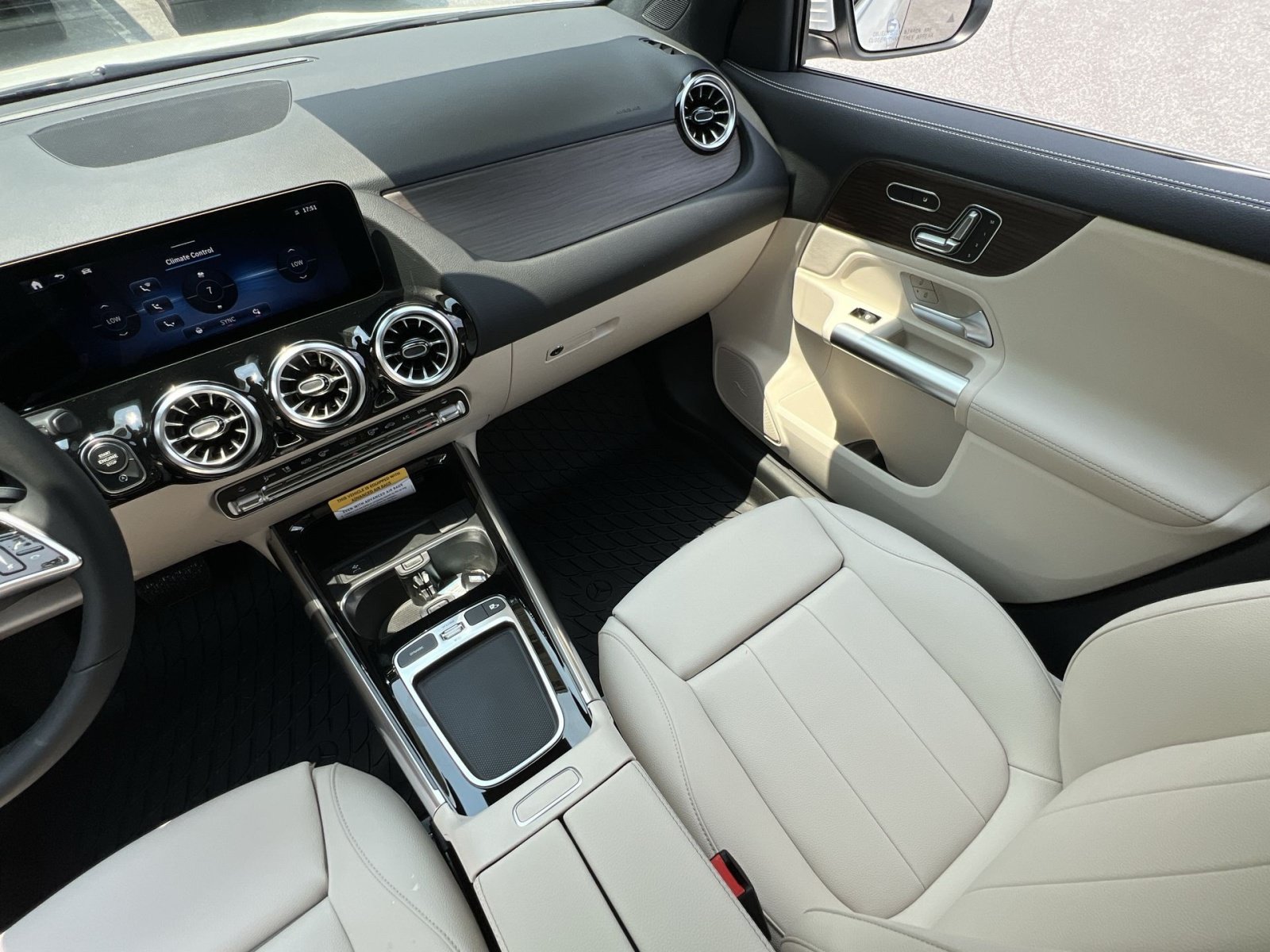New 2026 Mercedes-Benz GLA 250 4MATIC image 14
