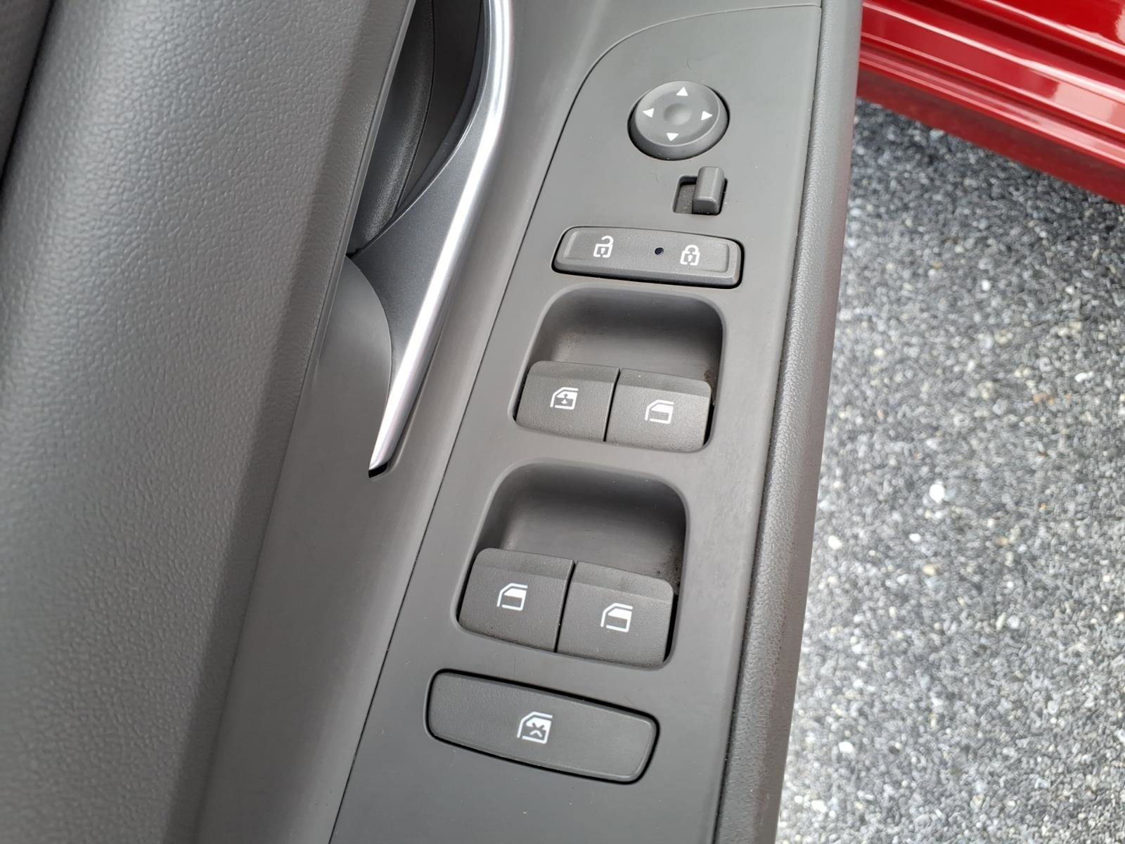 Used 2023 Hyundai Elantra SEL image 25