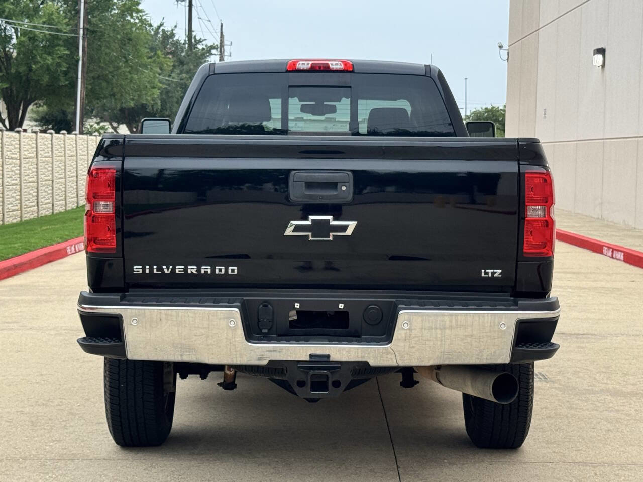 Used 2016 Chevrolet Silverado 2500 LTZ w/ Duramax Plus Package AWD/4WD image 4