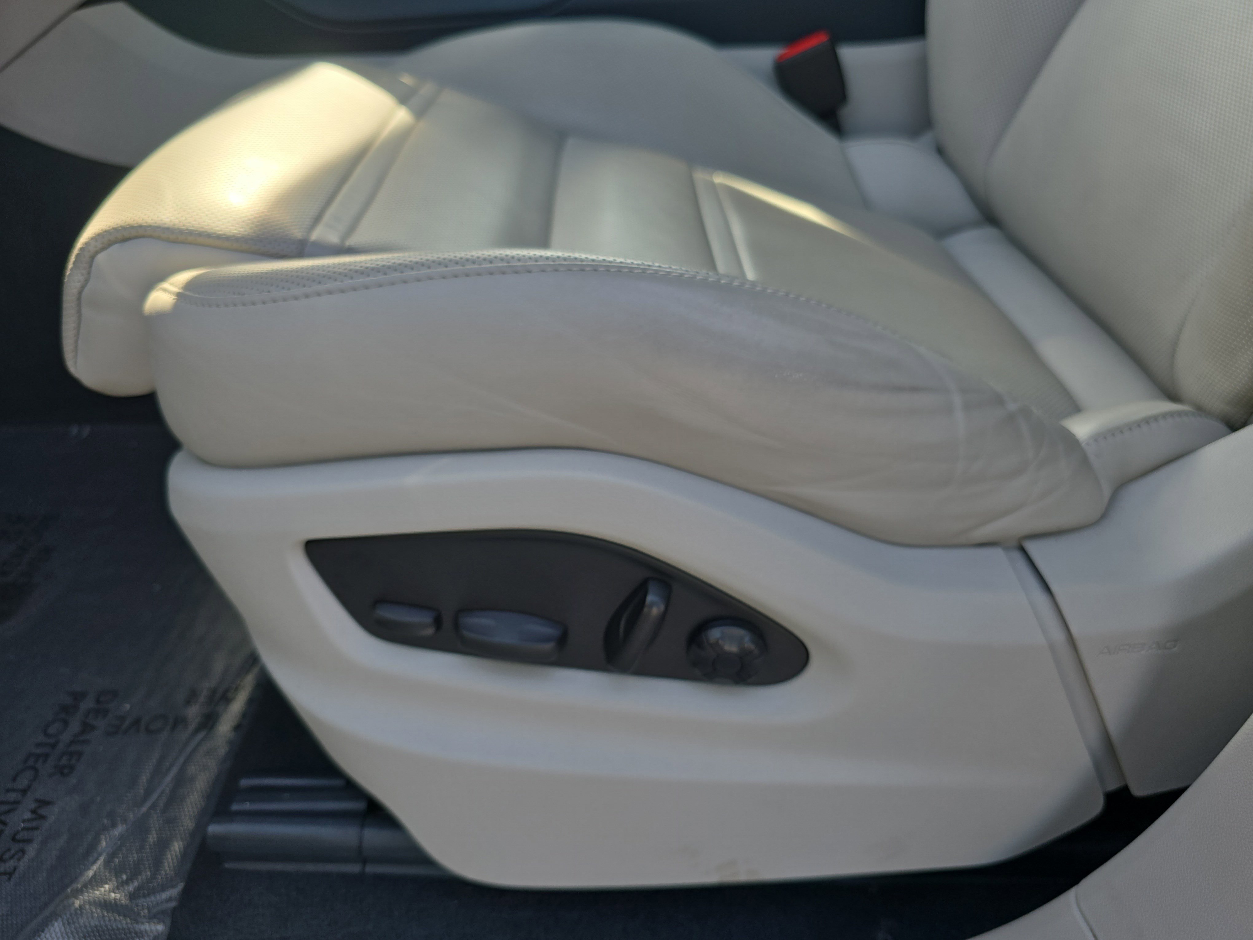 Used 2022 Porsche Cayenne S image 27