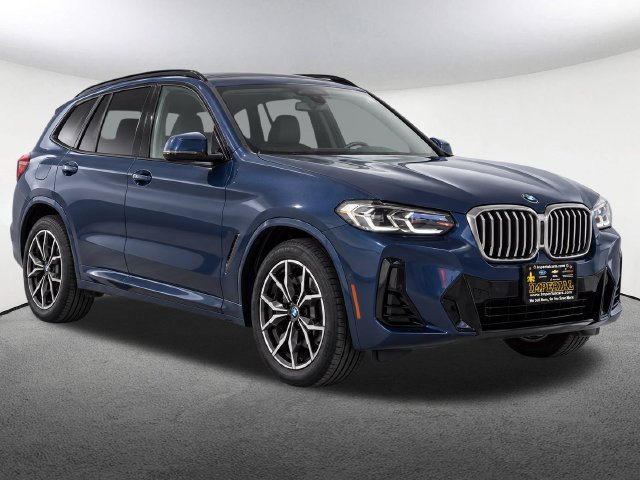 Used 2024 BMW X3 xDrive30i w/ Premium Package AWD/4WD image 2