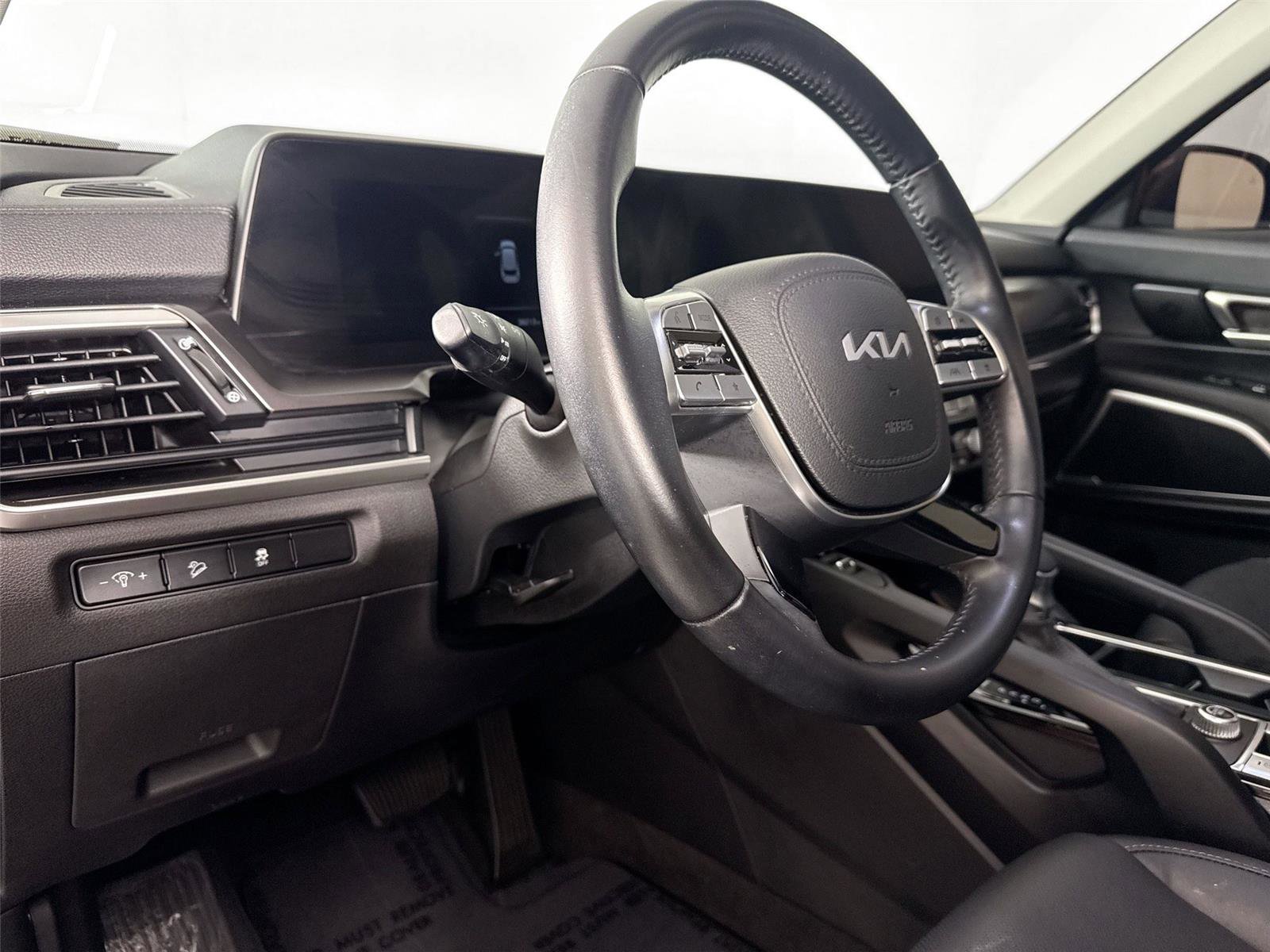 Used 2023 Kia Telluride S w/ S Sunroof Package image 4