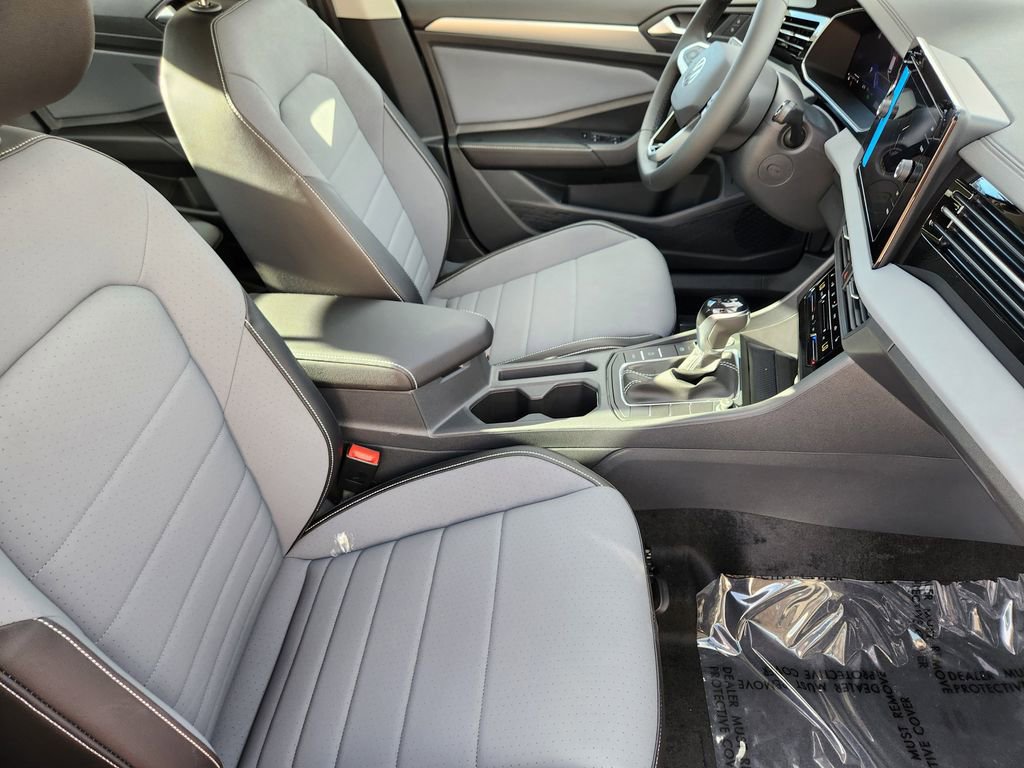 New 2026 Volkswagen Jetta SE FWD image 5