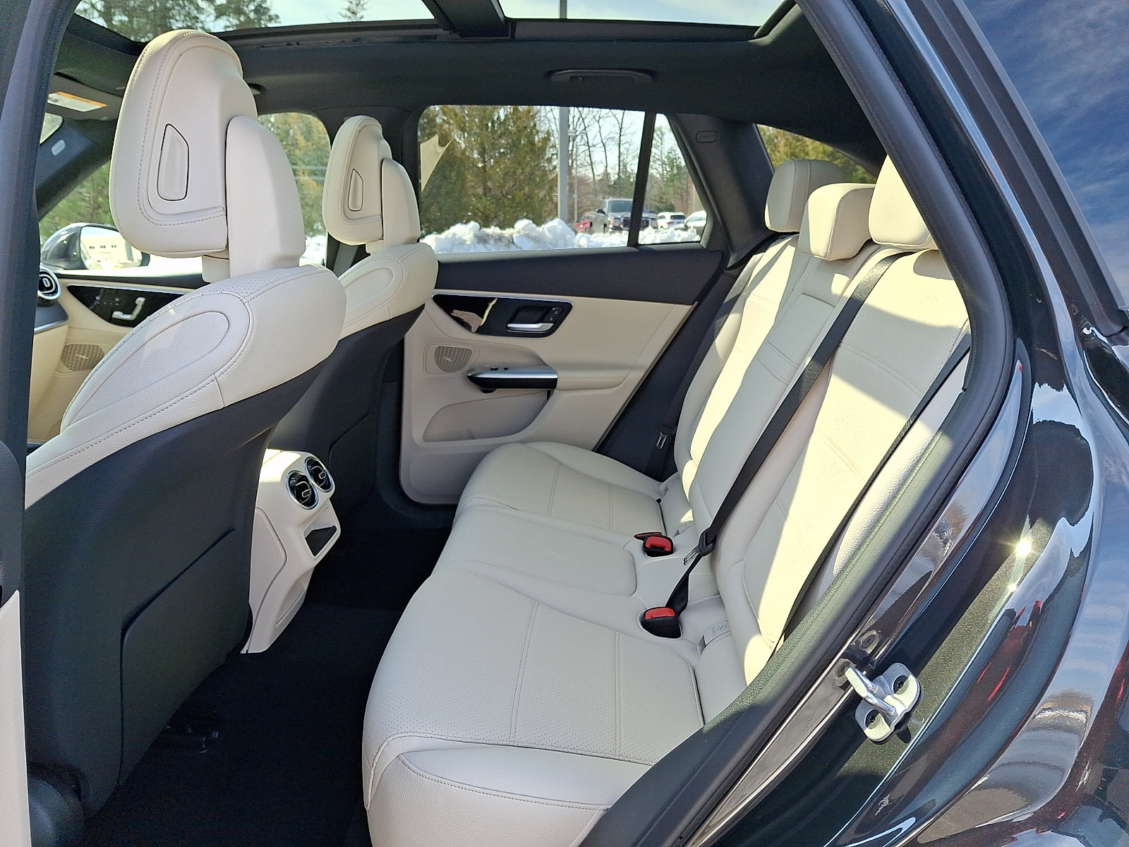 Used 2026 Mercedes-Benz GLC 300 4MATIC image 6