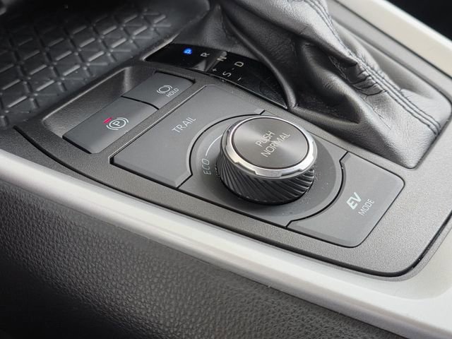 Used 2023 Toyota RAV4 XLE image 21