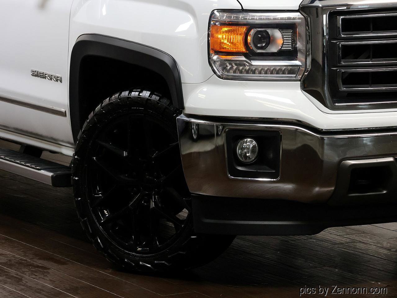 Used 2014 GMC Sierra 1500 SLT w/ Suspension Package, Off-Road image 3