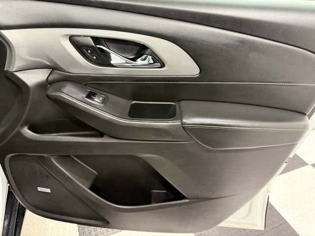 Used 2021 Chevrolet Traverse RS image 25