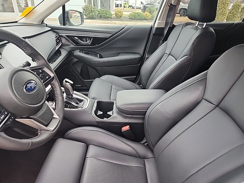 Used 2025 Subaru Outback Limited image 13