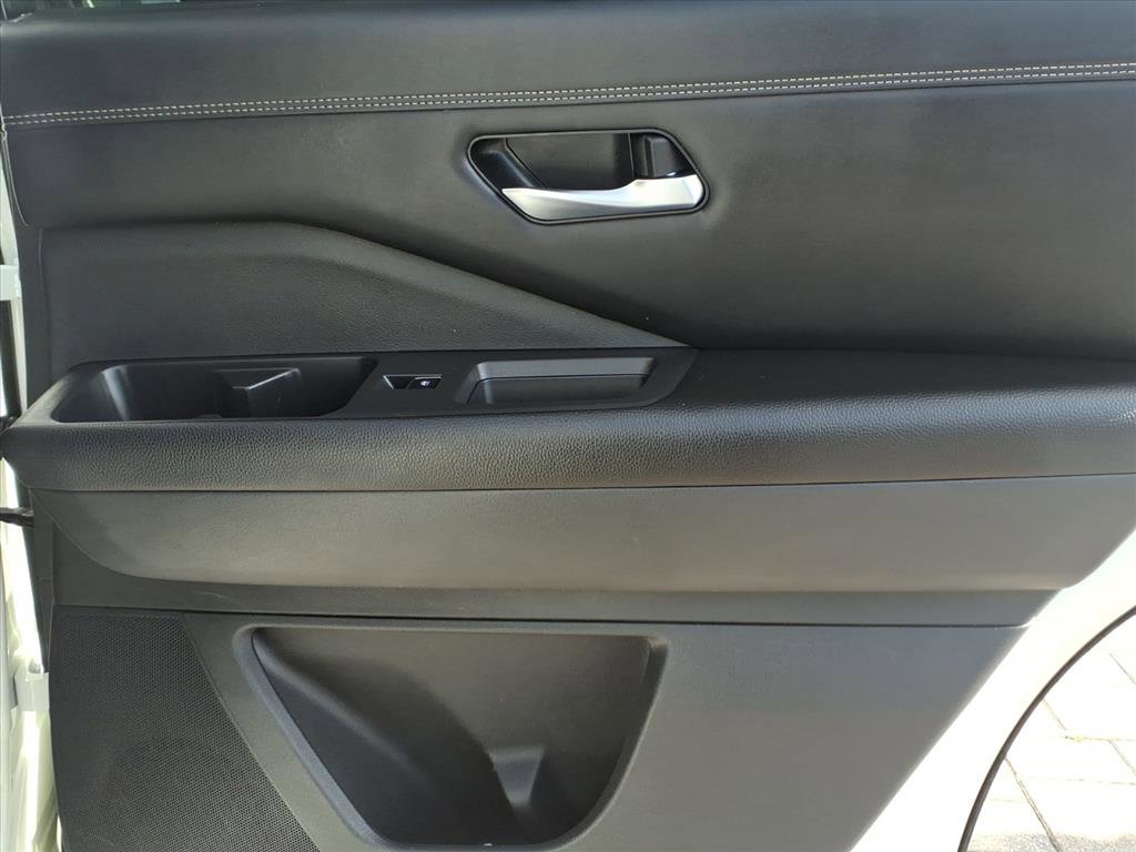 Certified 2023 Nissan Pathfinder Platinum image 13