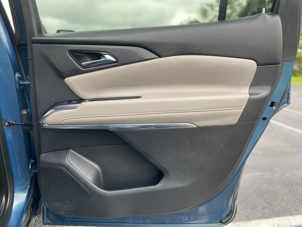 Used 2024 Chevrolet Traverse LT w/ LPO, Floor Liner Package FWD image 13
