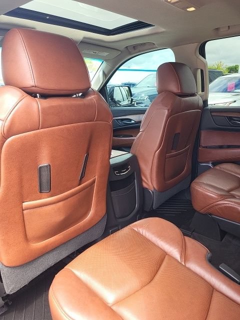 Used 2020 Cadillac Escalade Luxury AWD/4WD image 9