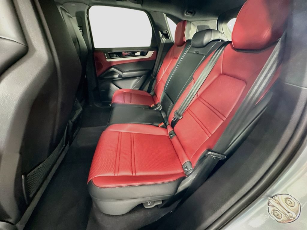 Certified 2024 Porsche Cayenne AWD/4WD image 24
