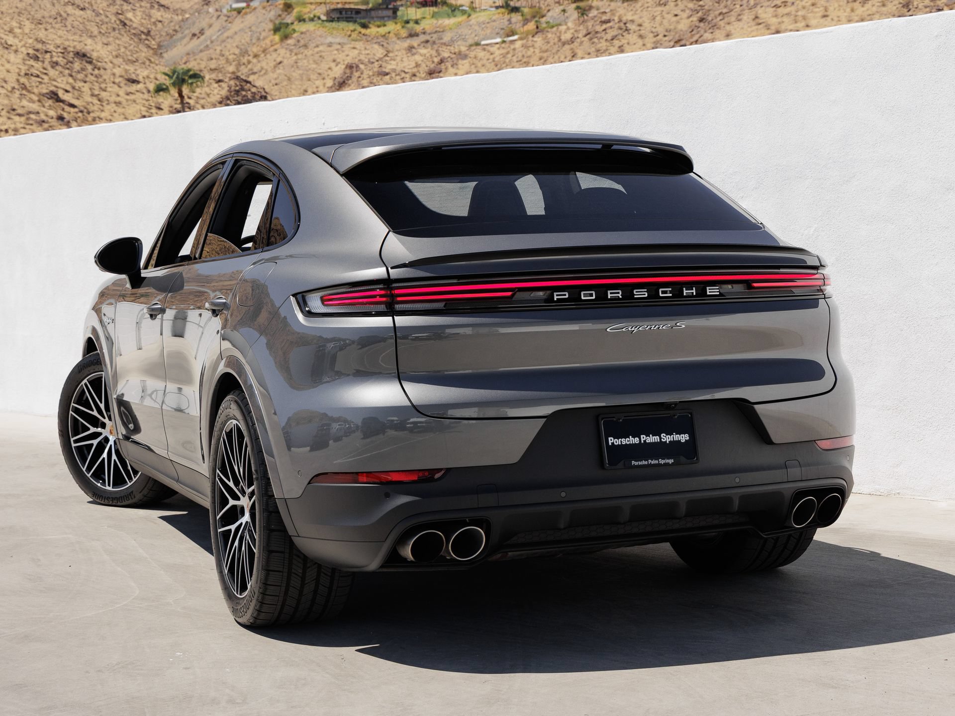 Certified 2025 Porsche Cayenne S AWD/4WD image 3