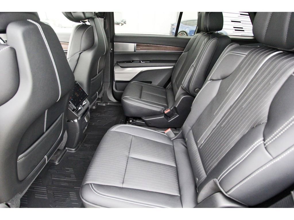 New 2026 Cadillac Vistiq Premium Luxury AWD/4WD image 7