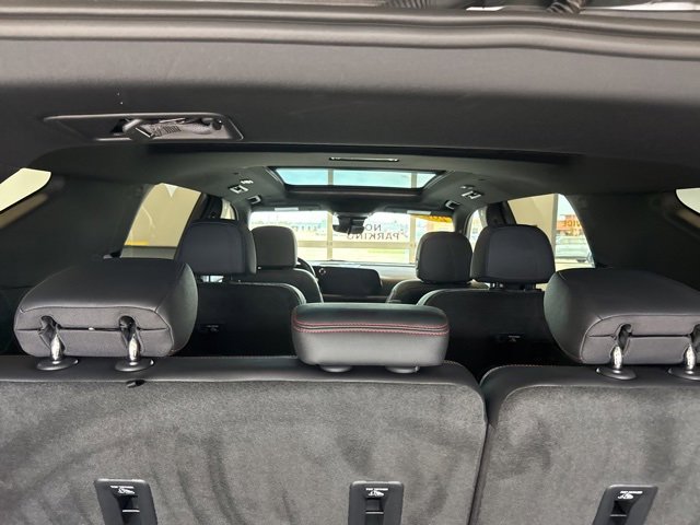 Used 2024 Chevrolet Traverse RS image 21