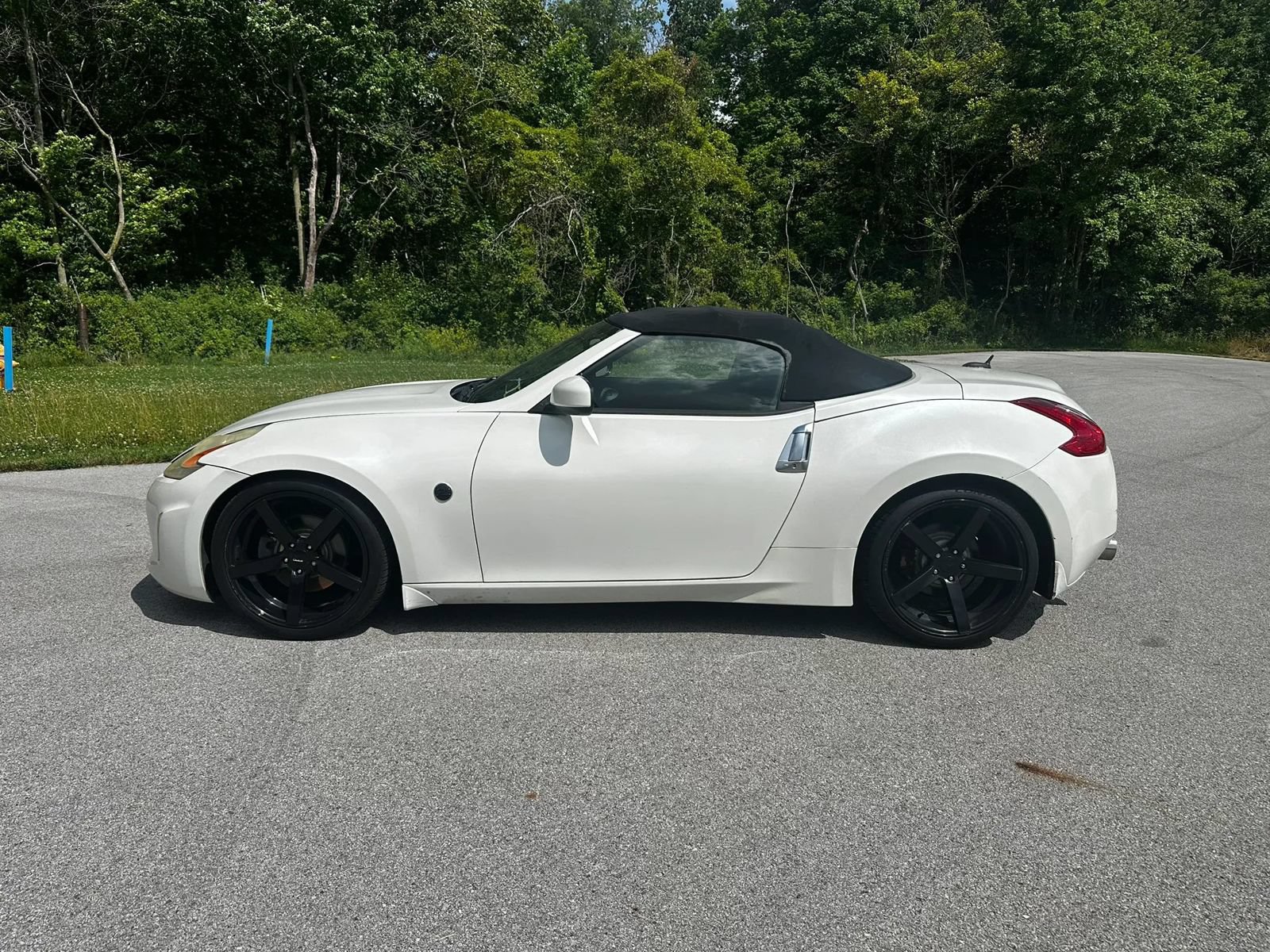 Used 2014 Nissan 370Z Touring RWD image 19