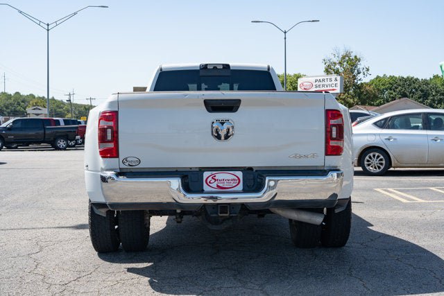 Used 2024 RAM 3500 Tradesman w/ Chrome Appearance Group AWD/4WD image 4