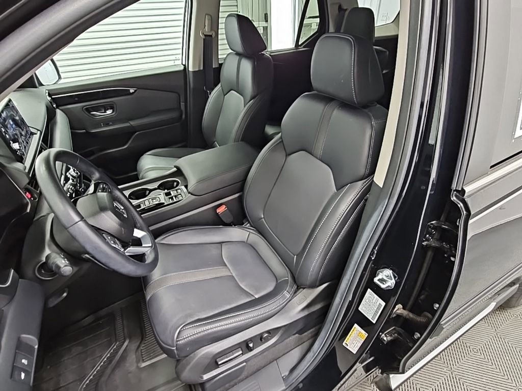 Used 2025 Honda Pilot EX-L image 28