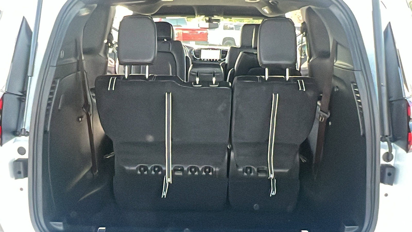 New 2026 Chrysler Pacifica Select image 12