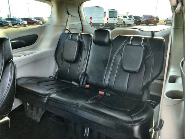 Used 2024 Chrysler Pacifica Touring-L image 22