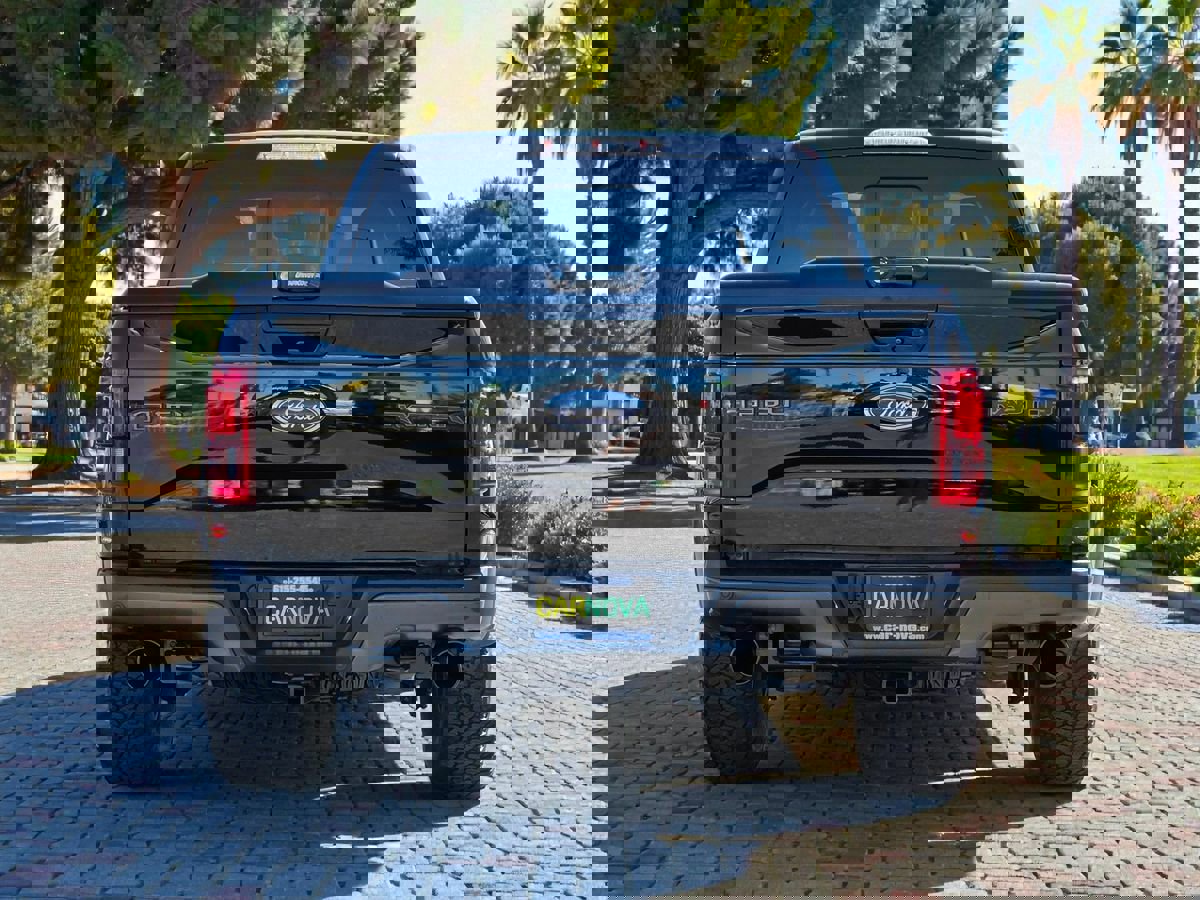 Used 2017 Ford F150 Raptor w/ Equipment Group 802A Luxury image 6